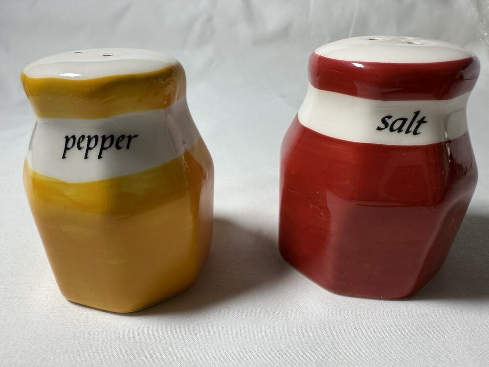 trueliving Ceramic Salt & Pepper Shaker Set Yellow Red White Medium